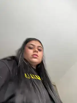 Snapshot of alissonfernandez_ chatting on February 1, 10:23 pm alissonfernandez online show from February 1, 10:23 pm