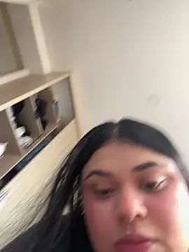 Snapshot of alissonfernandez_ chatting on February 12, 12:33 pm alissonfernandez online show from February 12, 12:33 pm