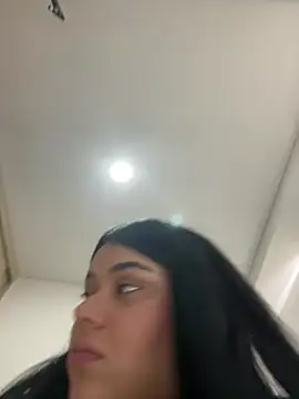 Snapshot of alissonfernandez_ chatting on February 12, 3:38 pm alissonfernandez online show from February 12, 3:38 pm
