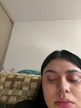 Snapshot of alissonfernandez_ chatting on February 13, 9:27 pm alissonfernandez online show from February 13, 9:27 pm