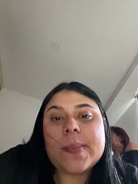 Snapshot of alissonfernandez_ chatting on February 15, 1:49 pm alissonfernandez online show from February 15, 1:49 pm