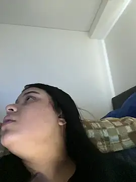 Snapshot of alissonfernandez_ chatting on February 20, 9:53 pm alissonfernandez online show from February 20, 9:53 pm