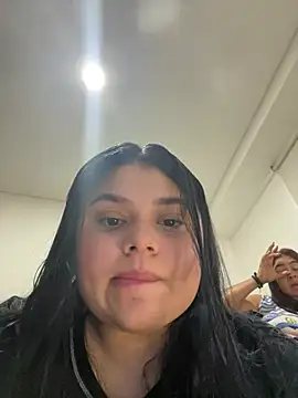 Snapshot of alissonfernandez_ chatting on February 21, 11:44 am alissonfernandez online show from February 21, 11:44 am