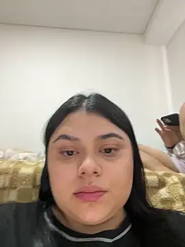 Snapshot of alissonfernandez_ chatting on February 21, 8:05 pm alissonfernandez online show from February 21, 8:05 pm