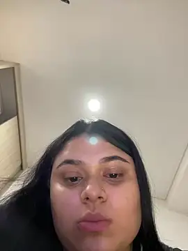Snapshot of alissonfernandez_ chatting on February 22, 4:51 am alissonfernandez online show from February 22, 4:51 am