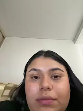 Snapshot of alissonfernandez_ chatting on February 22, 9:37 pm alissonfernandez online show from February 22, 9:37 pm