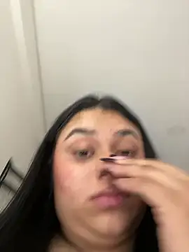 Snapshot of alissonfernandez_ chatting on March 1, 4:00 pm alissonfernandez online show from March 1, 4:00 pm