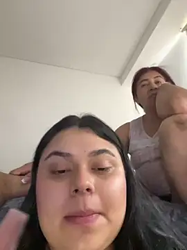 Snapshot of alissonfernandez_ chatting on March 1, 7:04 pm alissonfernandez online show from March 1, 7:04 pm