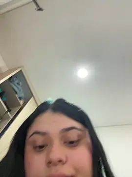 Snapshot of alissonfernandez_ chatting on March 5, 1:28 pm alissonfernandez online show from March 5, 1:28 pm
