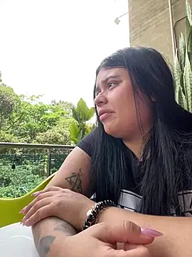Snapshot of alissonfernandez_ chatting on March 14, 5:02 pm alissonfernandez online show from March 14, 5:02 pm