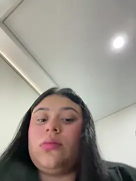 Snapshot of alissonfernandez_ chatting on March 15, 8:43 pm alissonfernandez online show from March 15, 8:43 pm