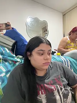 Snapshot of alissonfernandez_ chatting on March 22, 2:27 am alissonfernandez online show from March 22, 2:27 am