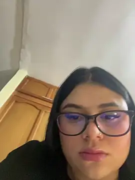 Snapshot of alissonfernandez_ chatting on September 12, 11:04 pm alissonfernandez online show from September 12, 11:04 pm