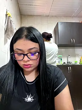 Snapshot of alissonfernandez_ chatting on September 13, 6:40 pm alissonfernandez online show from September 13, 6:40 pm