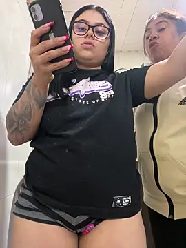 Snapshot of alissonfernandez_ chatting on September 18, 4:20 pm alissonfernandez online show from September 18, 4:20 pm