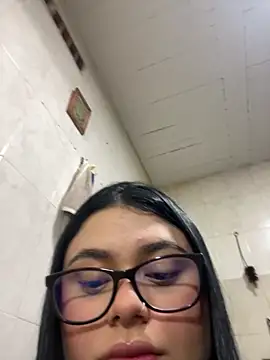Snapshot of alissonfernandez_ chatting on October 4, 1:03 am alissonfernandez online show from October 4, 1:03 am