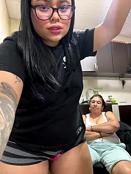 Snapshot of alissonfernandez_ chatting on October 4, 8:51 pm alissonfernandez online show from October 4, 8:51 pm