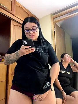 Snapshot of alissonfernandez_ chatting on October 16, 11:50 pm alissonfernandez online show from October 16, 11:50 pm