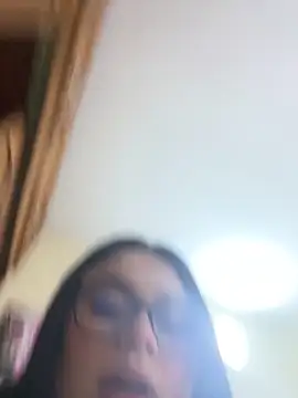 alissonfernandez  online show from November 9, 6:06 pm