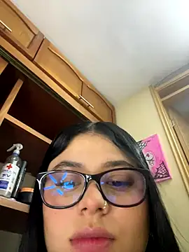 alissonfernandez  online show from November 13, 10:08 pm