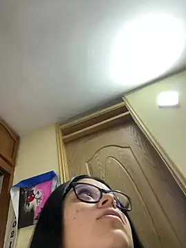 alissonfernandez  online show from February 14, 11:01 pm