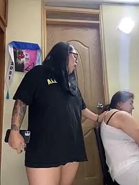 alissonfernandez  online show from March 27, 9:53 am