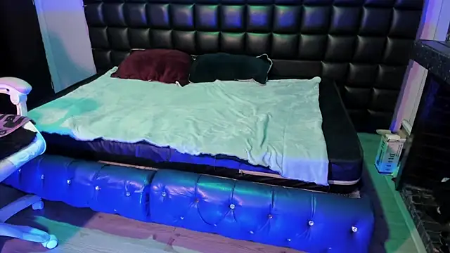 Snapshot of Lovely_celeste chatting on November 8, 3:50 am Lovely celeste online show from November 8, 3:50 am