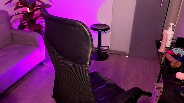 Snapshot of Lovely_celeste chatting on November 30, 4:00 pm Lovely celeste online show from November 30, 4:00 pm