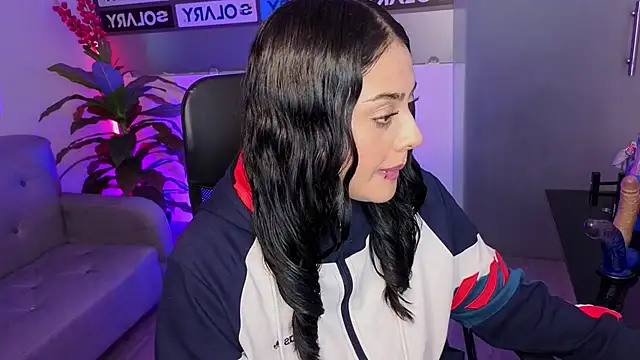 Snapshot of Lovely_celeste chatting on December 4, 2:32 am Lovely celeste online show from December 4, 2:32 am