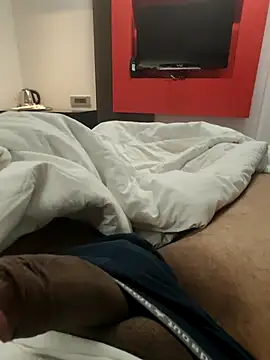 Snapshot of IndianM5823 chatting on October 11, 12:32 am IndianM5823 online show from October 11, 12:32 am