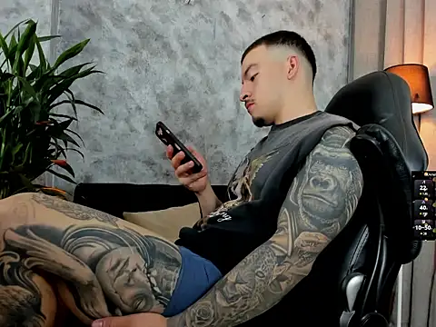 boyc022  online show from March 2, 10:27 pm