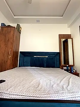 Emmy kapoor online show from December 8, 9:46 am