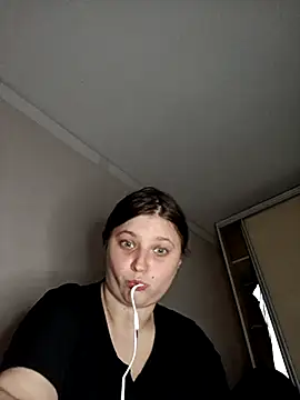 kila lo online show from February 14, 7:33 pm