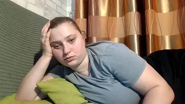 kila lo online show from March 12, 7:20 pm