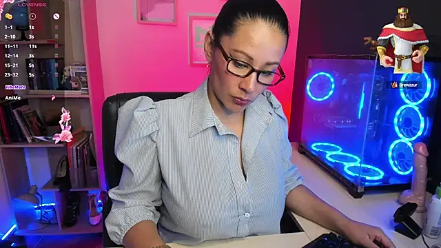 Sue Wolls online show from February 3, 6:49 pm