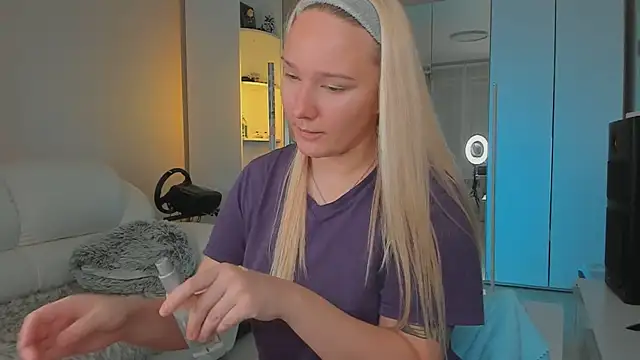 Snapshot of 1AlexaGoddess3 chatting on January 20, 2:53 am 1AlexaGoddess3 online show from January 20, 2:53 am