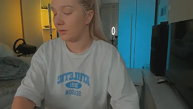 Snapshot of 1AlexaGoddess3 chatting on January 28, 3:04 am 1AlexaGoddess3 online show from January 28, 3:04 am