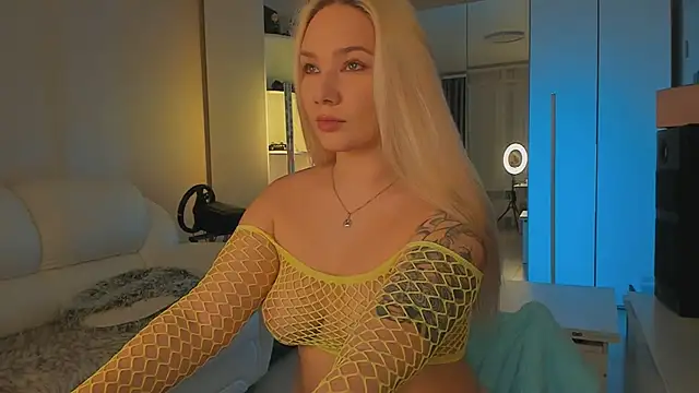 Snapshot of 1AlexaGoddess3 chatting on February 11, 2:57 am 1AlexaGoddess3 online show from February 11, 2:57 am