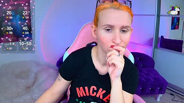 AliceBYKiss online show from February 10, 3:32 pm