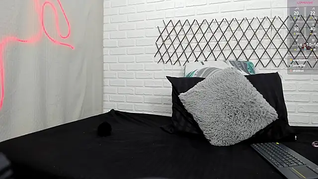 Snapshot of Julieta_333 chatting on February 2, 2:56 pm Julieta 333 online show from February 2, 2:56 pm