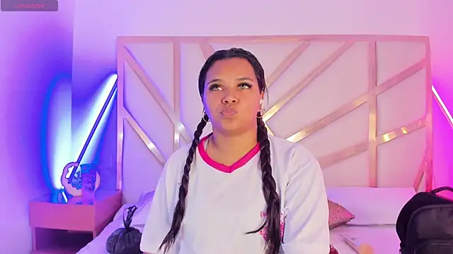 Snapshot of Carolina_Evanss chatting on October 30, 11:11 am Carolina Evanss online show from October 30, 11:11 am