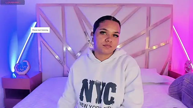 Snapshot of Carolina_Evanss chatting on November 1, 11:45 am Carolina Evanss online show from November 1, 11:45 am