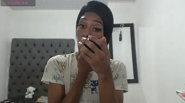 lucianadolll online show from March 7, 7:49 pm