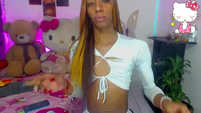 lucianadolll online show from April 3, 11:19 am