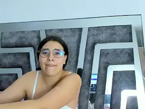 Snapshot of Salome_Moonn chatting on February 8, 3:08 am Salome Moonn online show from February 8, 3:08 am
