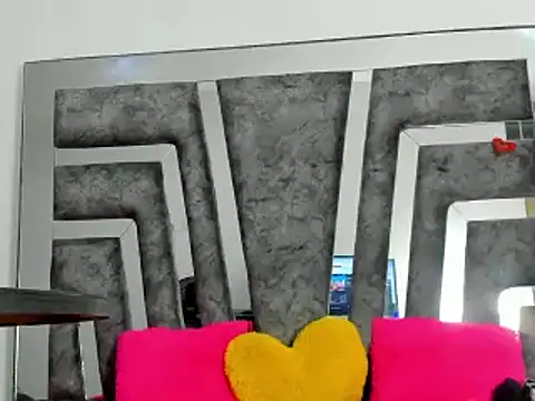 Snapshot of Salome_Moonn chatting on February 17, 1:04 am Salome Moonn online show from February 17, 1:04 am