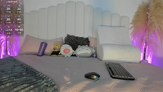 Snapshot of cherie___ chatting on November 6, 8:32 pm cherie online show from November 6, 8:32 pm