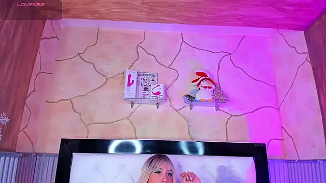 MadissonRey online show from December 19, 4:13 pm