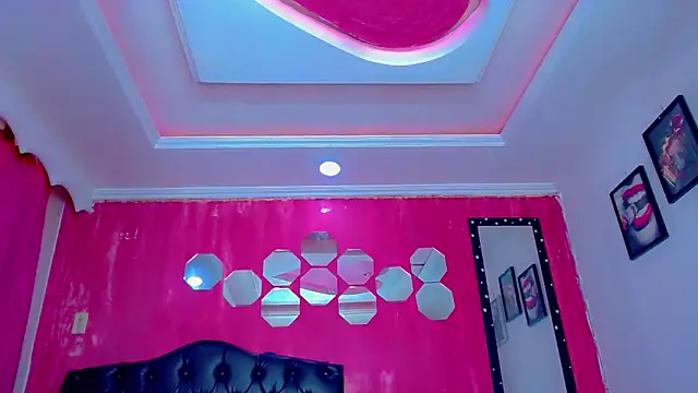 TiffanyMackensyy online show from December 22, 9:23 pm