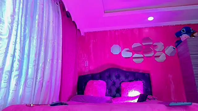 TiffanyMackensyy online show from March 7, 1:46 am